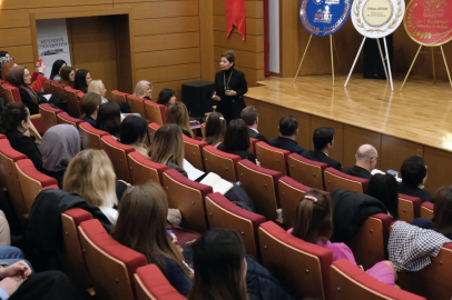 Bursa’da çağımızdaki değişimlerin çocuklar üzerindeki etkisi konuşuldu