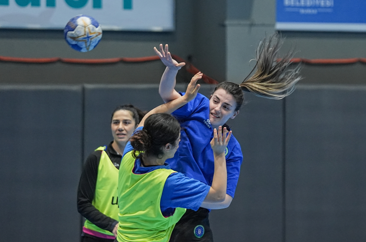 Bursa Büyükşehir Belediyespor, zirveye tırmanıyor!-Bursa Hayat Gazetesi-3