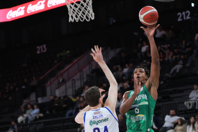 Anadolu Efes, Bursaspor Yörsan’ı 83-68 mağlup etti