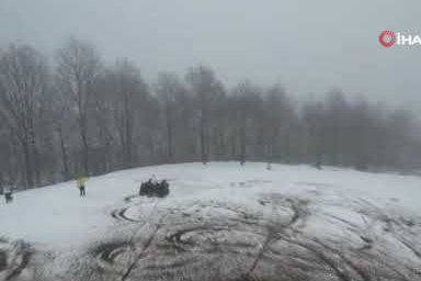 Beyaz örtüyle kaplı ormanlık alanda Off-Road keyfi!