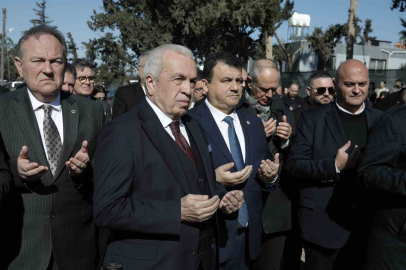 Başkan Özdemir, deprem şehitlerini Gazimağusa’da andı