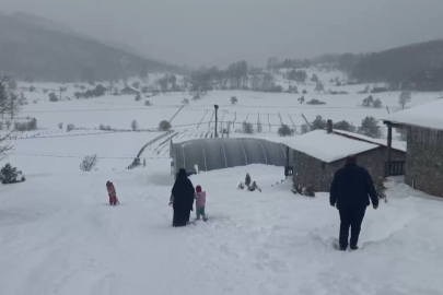İznik’in yüksek kesimlerinde kar keyfi