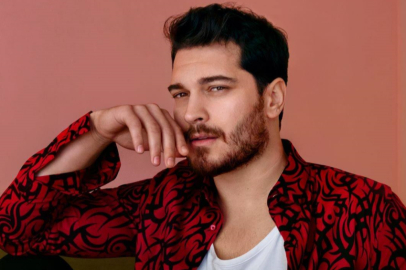 Çağatay Ulusoy, yeni imajıyla gündemde!