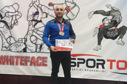 Bursalı Bekçi Levent Doğru Türkiye Jujitsu şampiyonu oldu