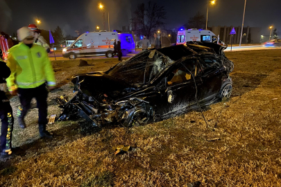 Bursa'da feci kaza! Taklalar atan araçtan fırladı