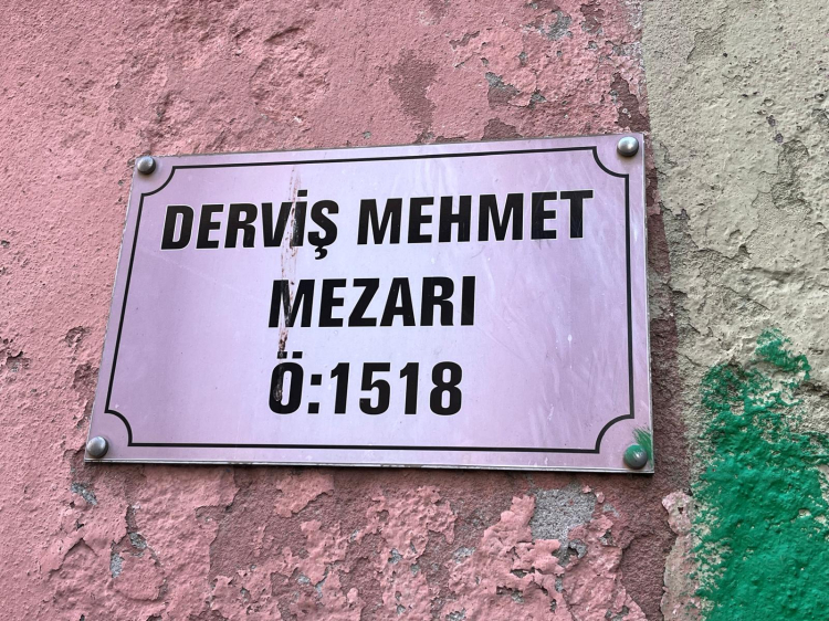 Bursa’nın göbeğinde harabe halde bir derviş mezarı!-Bursa Hayat Gazetesi-3