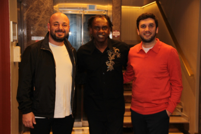 Dr. Alban Türkiye’de: "Bu şarkıyı okumak için geldim!"