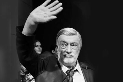 Ünlü sanatçıdan üzücü haber!