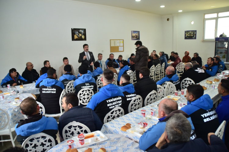 Bursa Yenişehir'de işçilerle buluşma: Başkan Özel'den aile vurgusu - Bursa Hayat Gazetesi-3