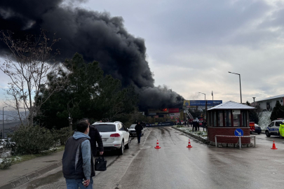 Bursa'da sanayi sitesinde büyük yangın! Söndürüldü mü?