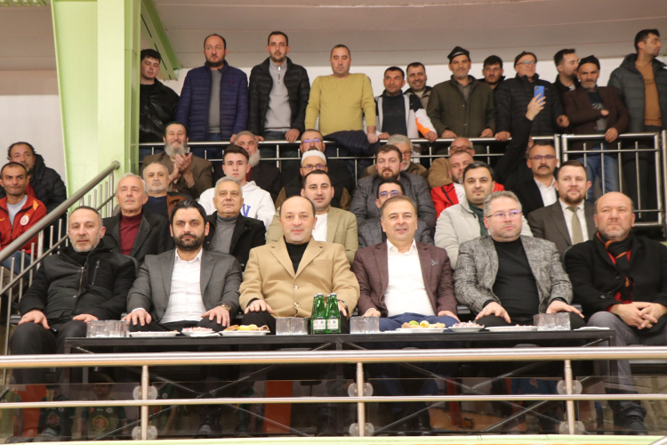 Ödüller sahiplerini buldu! Voleybol turnuvasında şampiyon belli oldu - Bursa Hayat Gazetesi-3