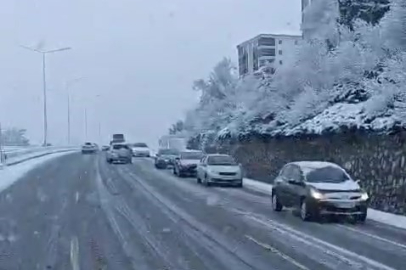 Bursa'da beklenen kar yağışı başladı!
