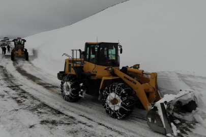 Yurt genelinde kar yağışı etkili oluyor… Trafiğe kapalı yol var mı? 22 Şubat 2025 Yol Durum Bülteni