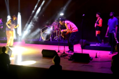 Bursa’da farklı türlerin harmanlandığı konser! Nubiyan Twist yoğun ilgi gördü