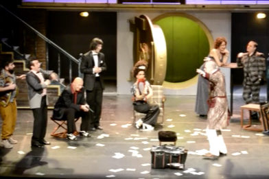 Beşinci Frank Bursa'da sahnelendi! Bursalı tiyatroseverleri büyüleyen oyun