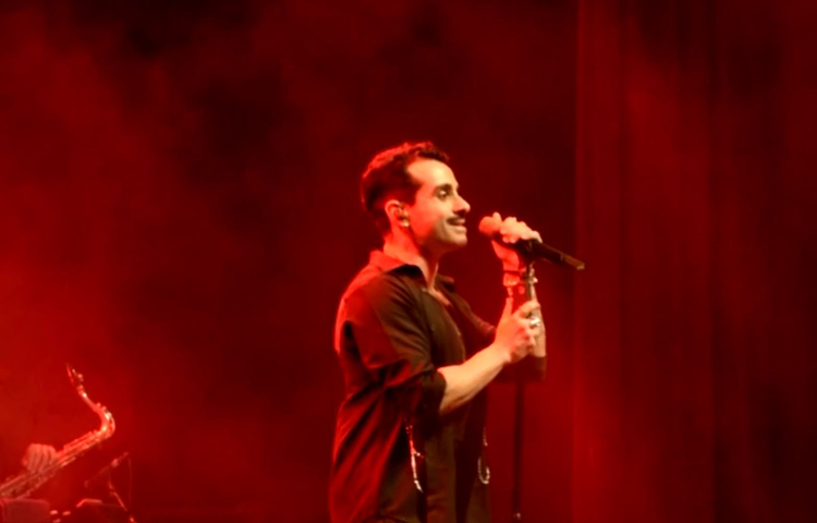 Gökhan Türkmen, Bursalı hayranlarına keyifli anlar yaşattı - Bursa Hayat Gazetesi-2