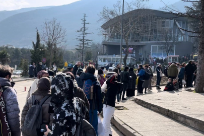 Bursa'da teleferik durdu, kuyruk uzadı!