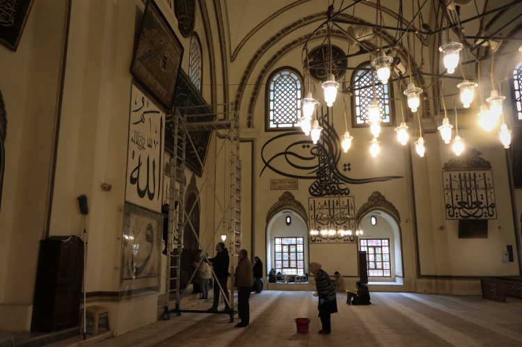 Bursa’nın manevi mirası Ulu Cami Ramazan’a hazırlanıyor-Bursa Hayat Gazetesi-3