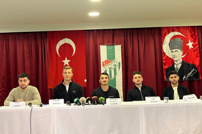 Bursasporlu futbolcular minik taraftarlarıyla moral depoladı
