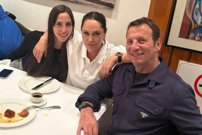 Hülya Avşar ve Kaya Çilingiroğlu aile yemeğinde buluştu