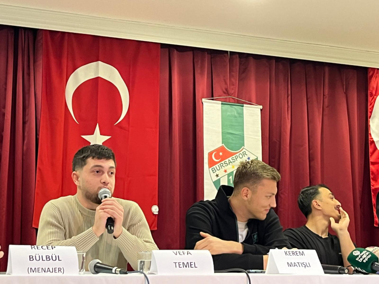 Bursasporlu futbolcular minik taraftarlarıyla moral depoladı -Bursa Hayat-2