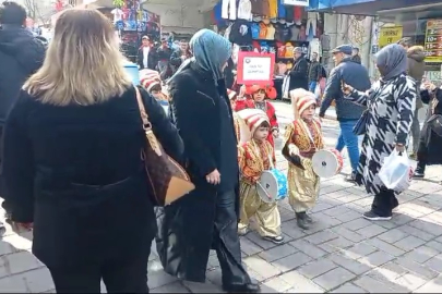 Miniklerden Tarihi Hanlar Bölgesinde Ramazan coşkusu