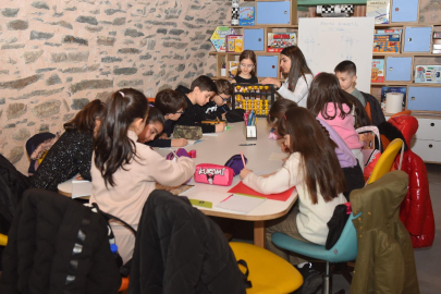 Geleceğin bilim insanları ve sanatçıları Molla Yegân'da yetişiyor