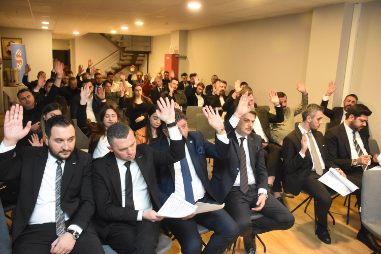 GESİAD Olağanüstü Genel Kurulu: Tolga Papatya ile yola devam - Bursa Hayat Gazetesi-4