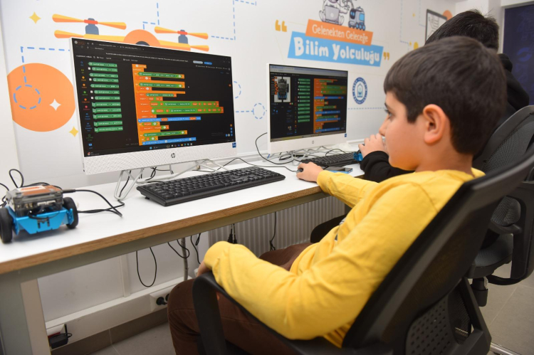 Geleceğin bilim insanları ve sanatçıları Molla Yegân'da yetişiyor - Bursa Hayat Gazetesi-4