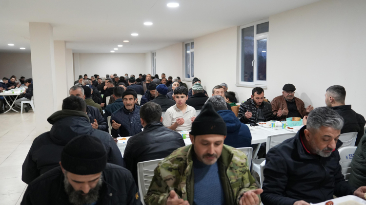 Başkan Aydın, Ramazan’ın manevi atmosferini vatandaşlarla yaşadı - Bursa Hayat Gazetesi-2