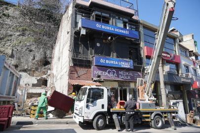 Bursa’da tarihi surlar gün yüzüne çıkıyor: Çakırhamam’daki riskli yapılar yıkılıyor