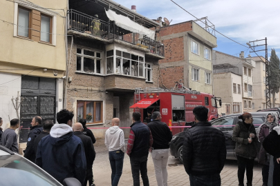 İnegöl’de korkutan yangın: İki katlı ev küle döndü