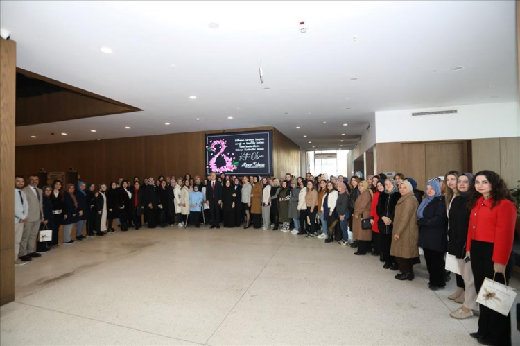 Başkan Taban 8 Mart’ta kadın personelle buluştu - Bursa Hayat Gazetesi-3