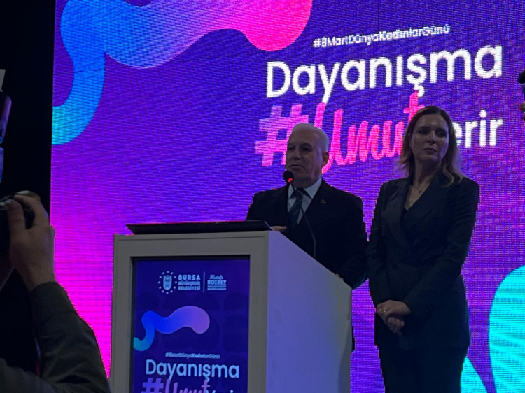 Bursa Büyükşehir Belediyesi’nden emekçi kadınlara özel iftar - Bursa Hayat Gazetesi-3