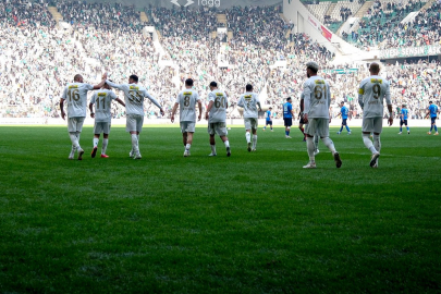 Bursaspor ilk yenilgisini aldı! Kütahya deplasmanında zorlu mücadele