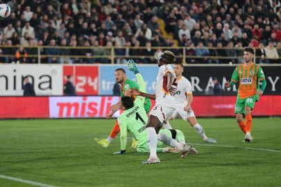 Galatasaray, Süper Lig'de yoluna yenilgisiz devam ediyor