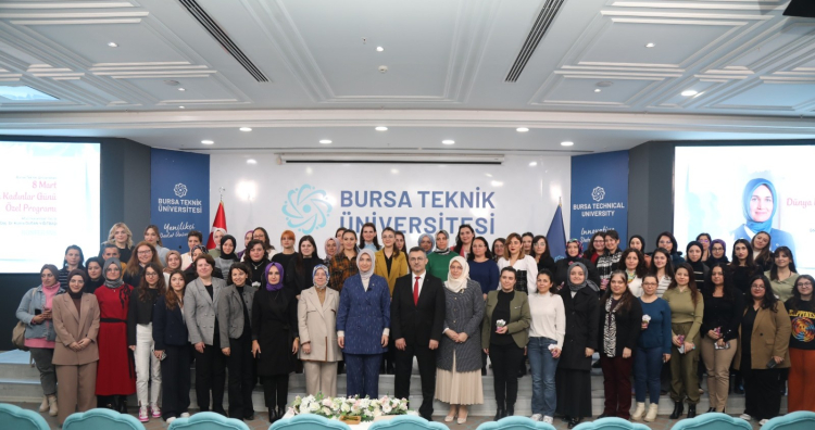 Vali Kübra Güran Yiğitbaşı’ndan Bursa’da ilham veren konuşma - Bursa Hayat Gazetesi-6