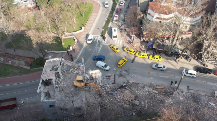 Bursa'da yıkım çalışmalarıyla Tophane surları ön plana çıkıyor - Bursa Hayat Gazetesi-3