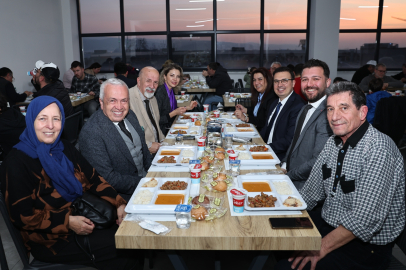 Nilüfer’de Ramazan bereketi: Başkan Özdemir vatandaşlarla iftar yaptı