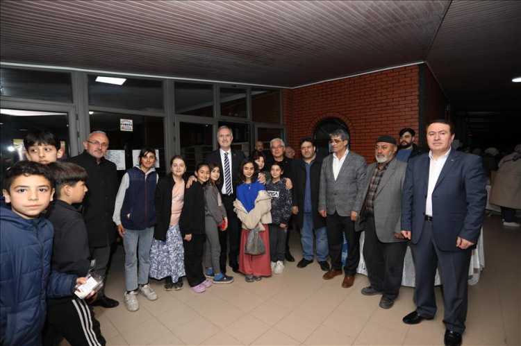 Hafız Halil İbrahim Baş İnegöl’de cemaatle buluştu - Bursa Hayat Gazetesi-2