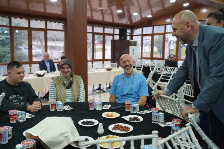 Orhangazi’de engelli bireyler için sıcak bir iftar buluşması - Bursa Hayat Gazetesi - 3