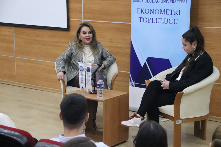 Bursa’da İlkay Yıldırım’dan genç kadınlara kariyer tavsiyeleri -Bursa Hayat-2