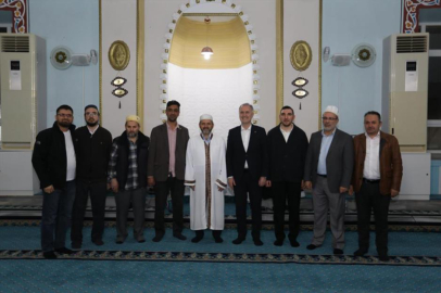 İnegöl’de Ramazan huzuru! Teravih programına vatandaşlar yoğun ilgi gösterdi