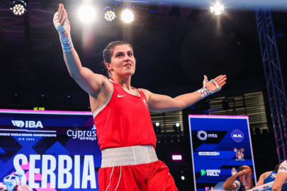 Busenaz Sürmeneli üst üste 3. kez dünya şampiyonluğunu kazandı