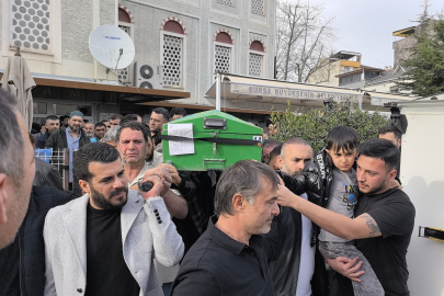 Gözyaşları içinde toprağa verildi: Küçük Emir'in babasının tabutuna vedası yürekleri dağladı