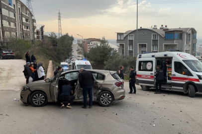 Kestel'de feci kaza: 4 kişi yaralandı