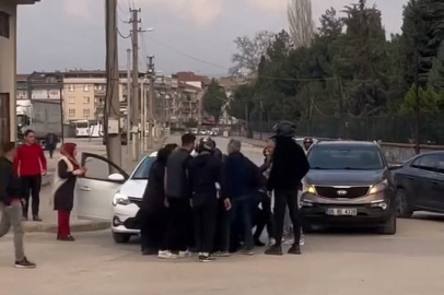 İnegöl'de iftar vaktinde yol verme kavgası