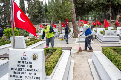 Bursa’da Şehitlikler 18 Mart’a hazır hale getirildi