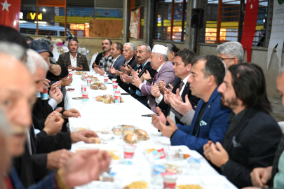 Başkan Aydın 1000 kişilik iftar sofrasında vatandaşlarla buluştu