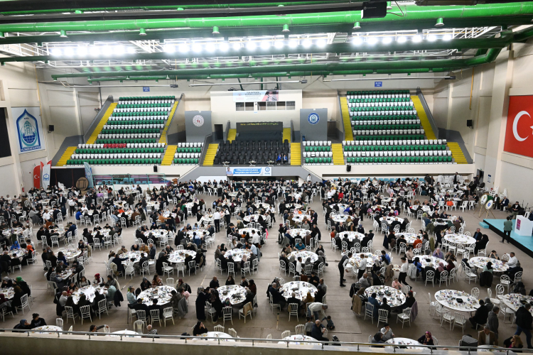 Bursa Yıldırım’da vatan kahramanları için iftar sofrasında buluşuldu - Bursa Hayat Gazetesi-2